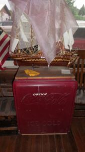 Coca-cola-chest-be