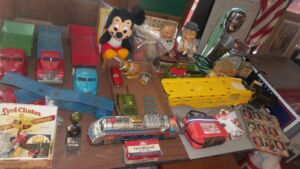 more-toys-be
