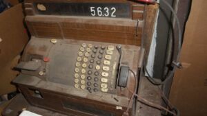 antique-cash-register-be