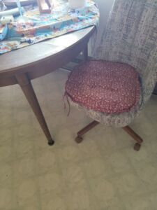 table_chairs_5_19