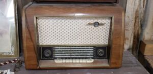 antique_radio_2_2022