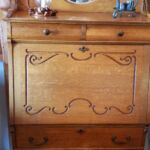 secretary_desk_5_2022