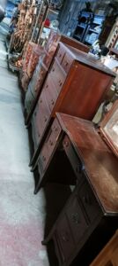 antique_dressers_23