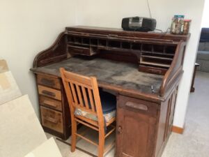 Rolltop_desk_2023