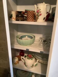 Vintage_pottery_2023