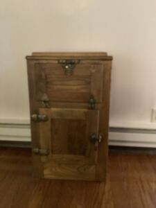 Antique_refrigerator_23