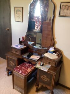 Ant_Dresser_23