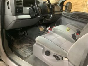 cloth_seats_Ford_3_25