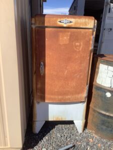 Antique_refrigerator_3_25