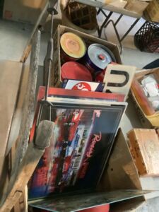 Tins_signs_23