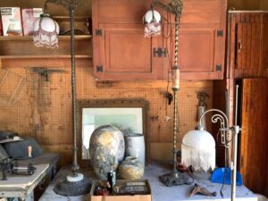 Antique_floor_lamps_9_24