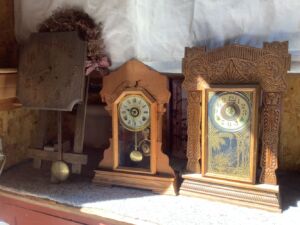 Antique_clocks_9_24