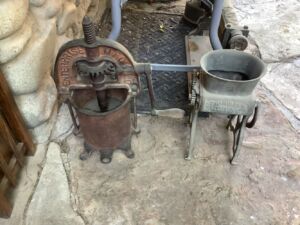 Antique_press_9_24