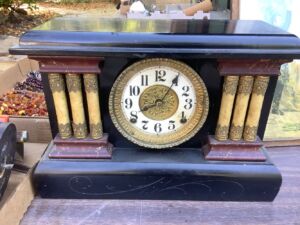 Antique_mantle_clock_10_24