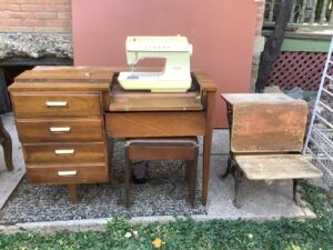 Singer_sewing_cabnet_10_24