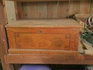 Wood_chest_10_24