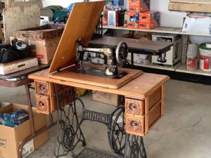Antique_singer_11_24