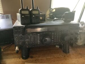 Ham_radio_equipment_11_24