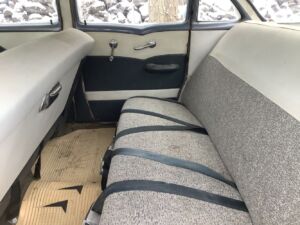 57_Pontiac_backseat