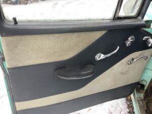 Pontiac_door