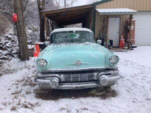 1957_Pontiac_front