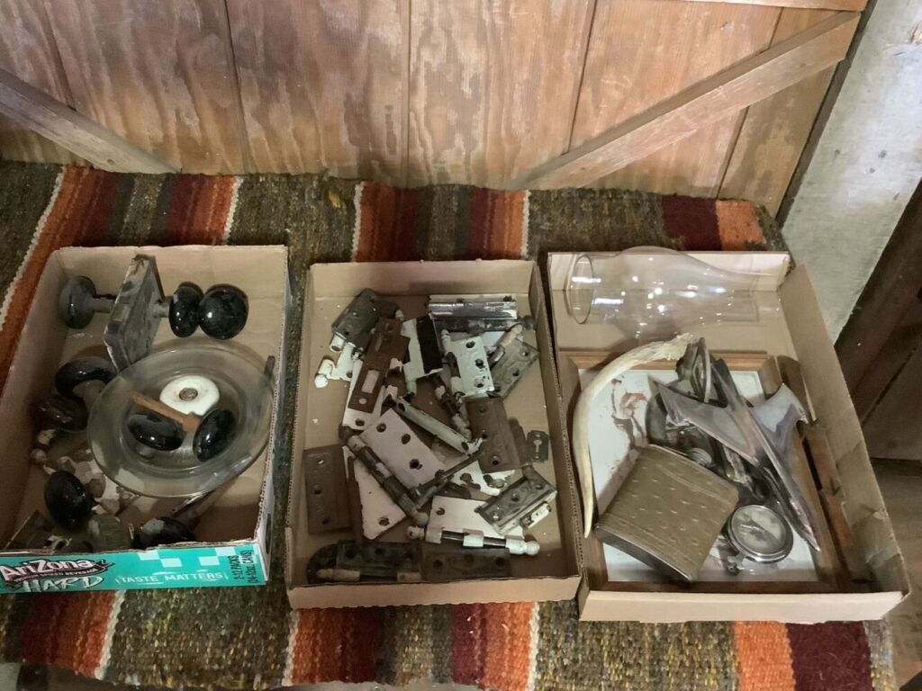 Antique_doorknobs_9_25