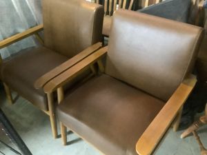 Sleek_chairs_25