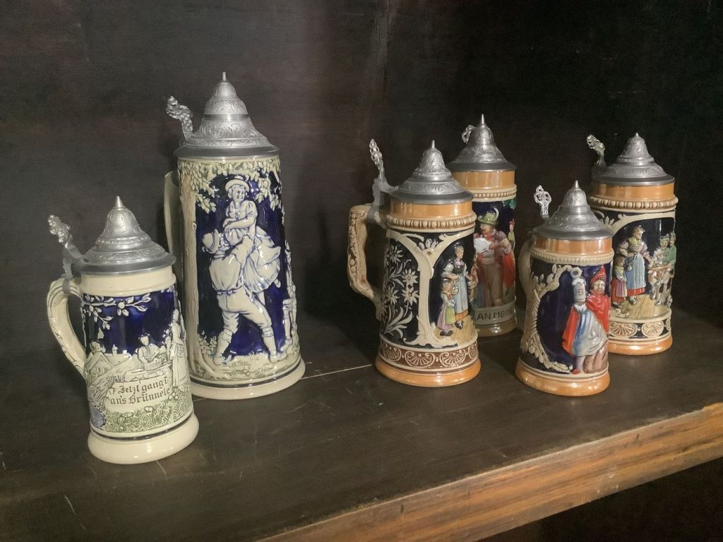 German_beer_steins_4_26