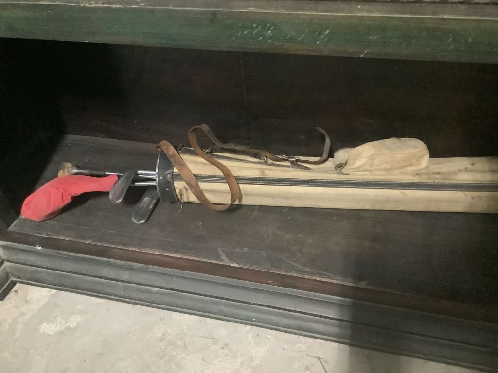 Vintage_golfclubs_4_26