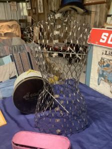 Dritz_wire_dress_form_4_26