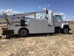 Ford_8000_service_truck_25