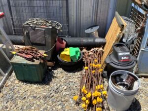 Electric_fence-posts_6_25