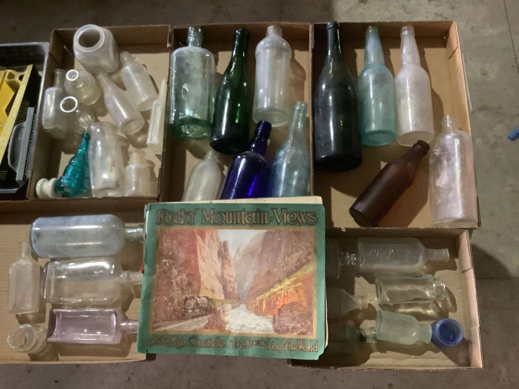 Antique_bottles_1_26