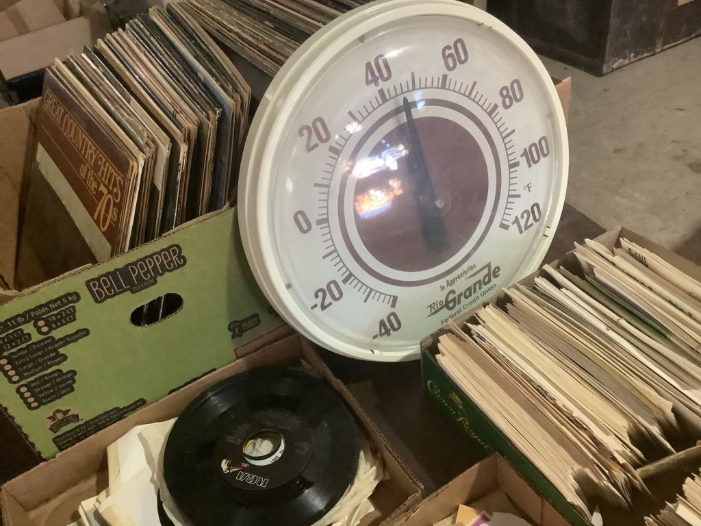 Collectible_thermometer_1_26