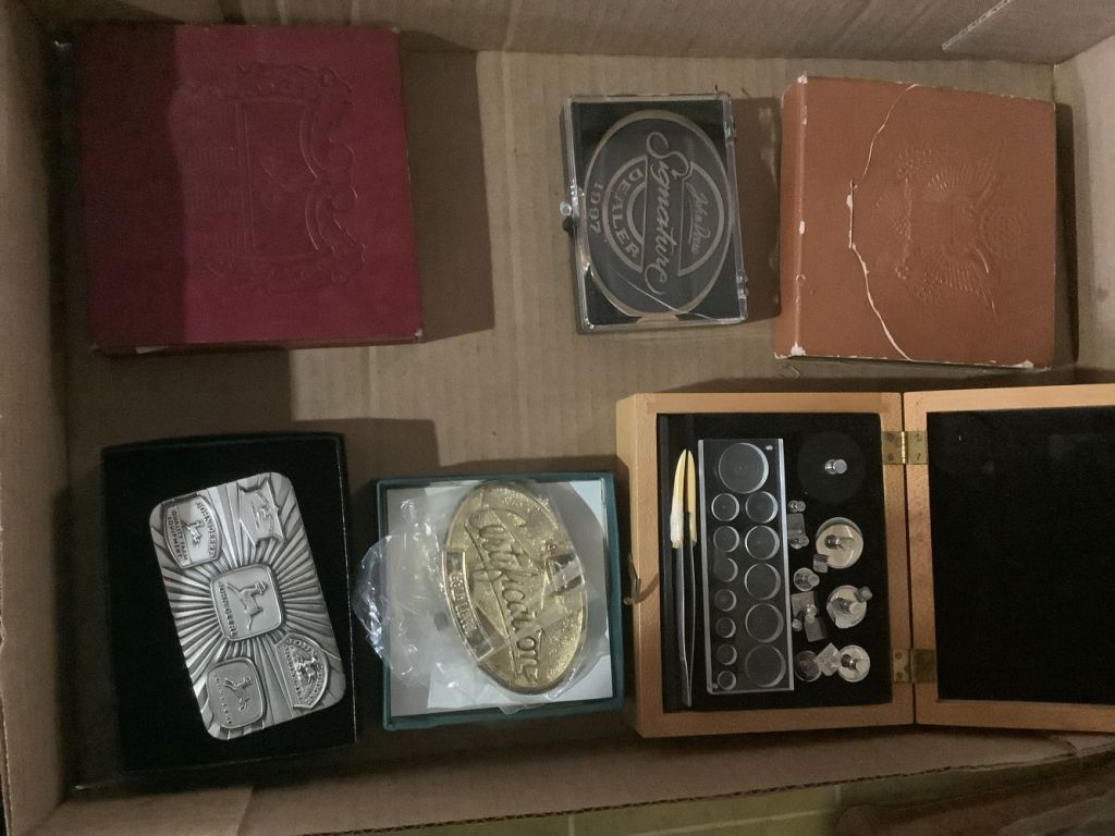 Collectible_buckles_26