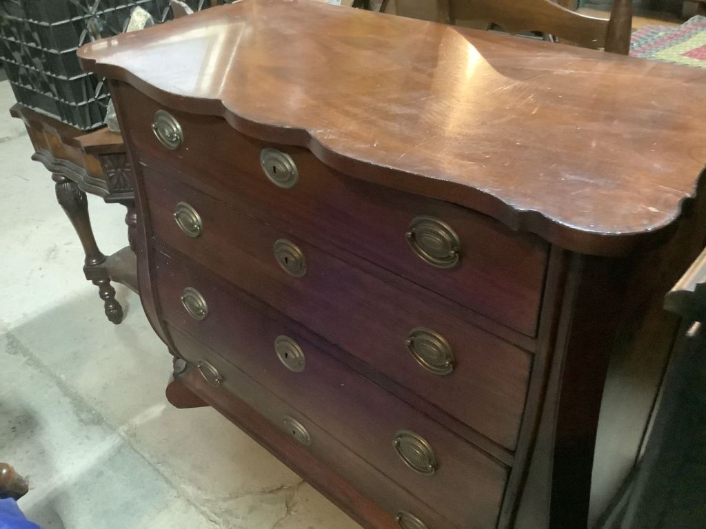 Dresser_2_26