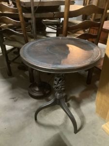 Round_metal_table_2_26