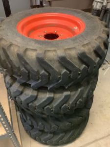Bobcat_tires_5_26