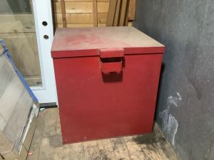 Red_cache_box_5_26