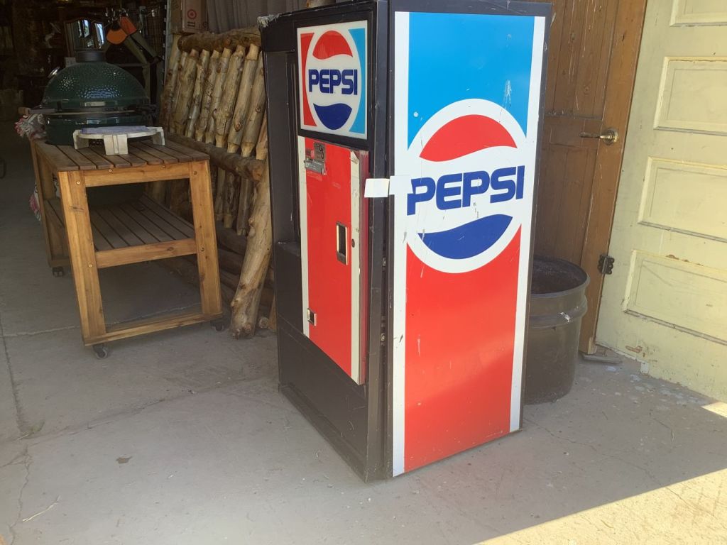 Open Consignment Auction auction photo