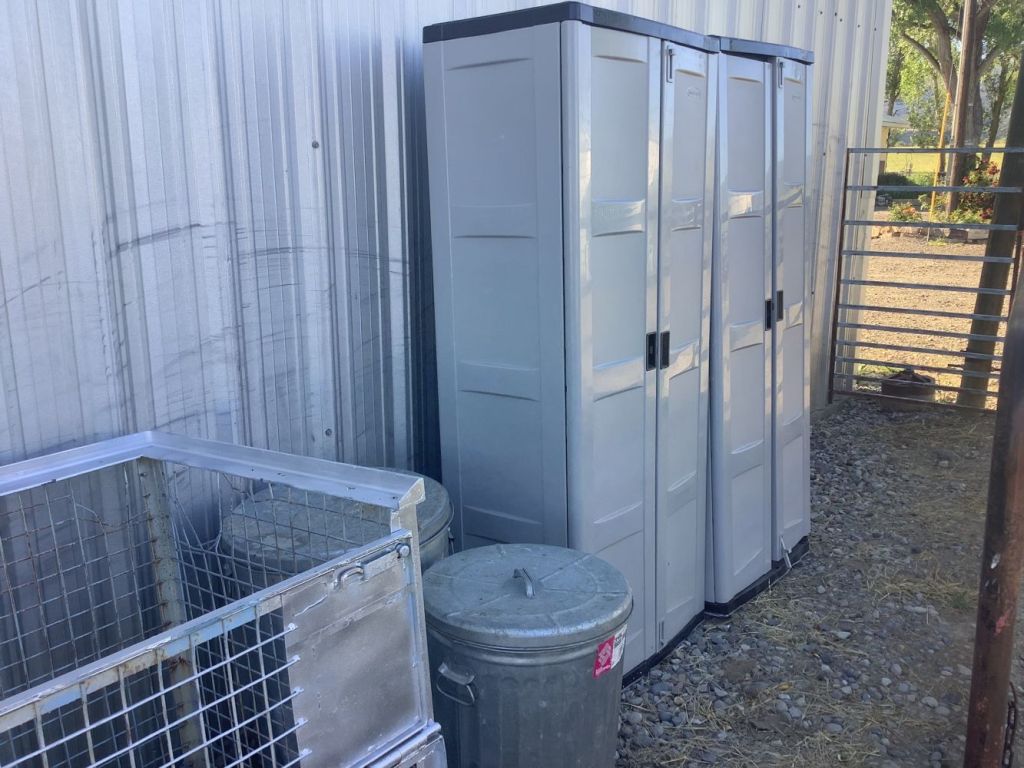 Rubbermaid_storage_6_26