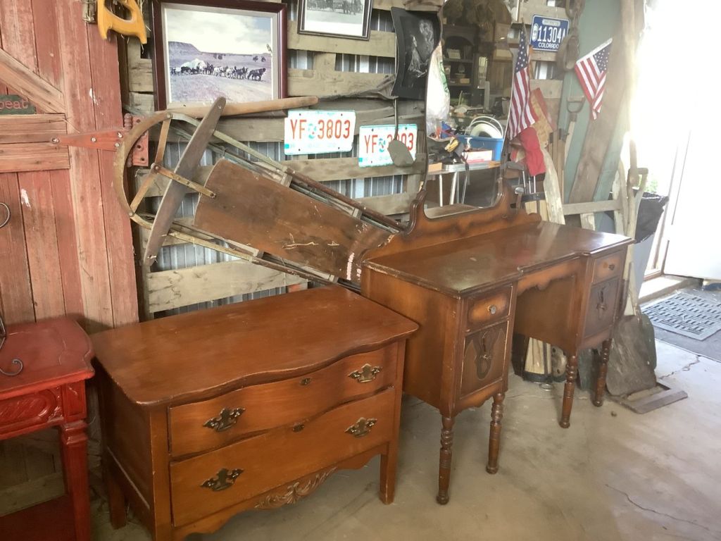 Vintage_dressers_7_26
