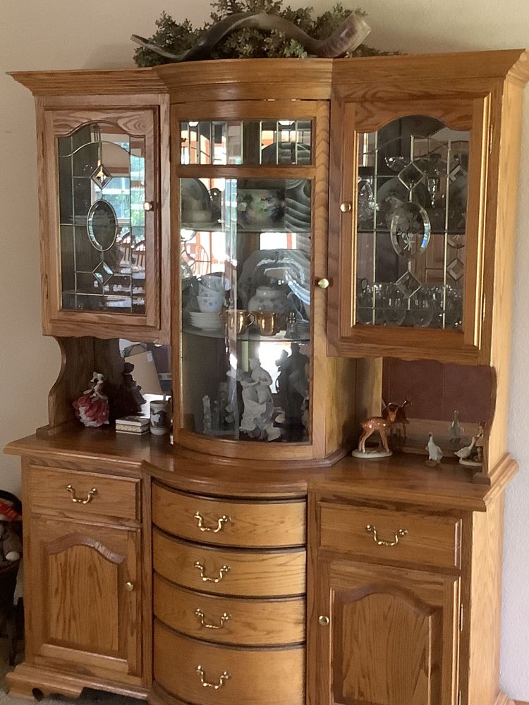 Oak_china_cabinet_9_26